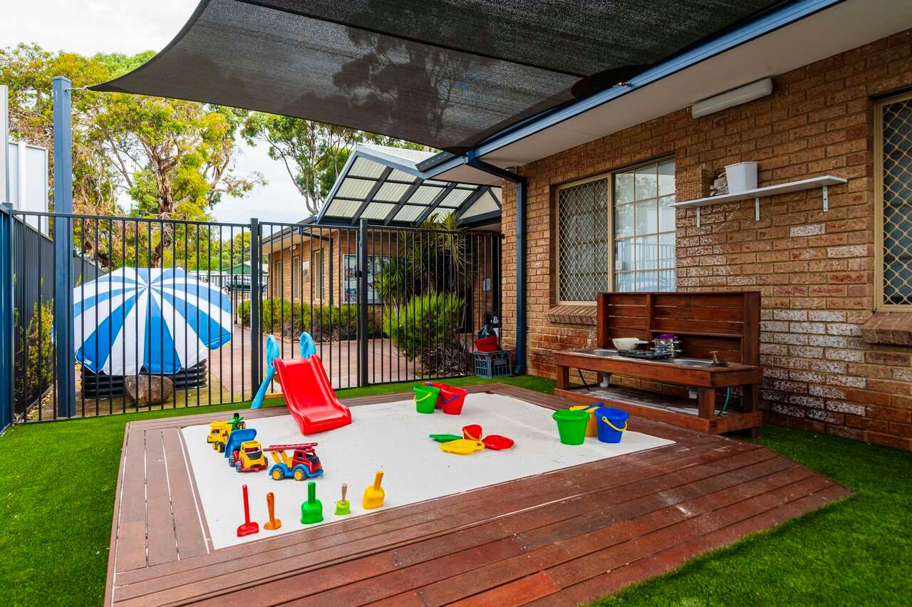 Buggles Child Care - Beldon photo 4